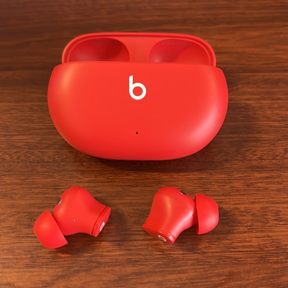 Beats Studio Buds True Wireless Noise Cancelling Bluetooth earbuds - Red - Picture 3 of 5